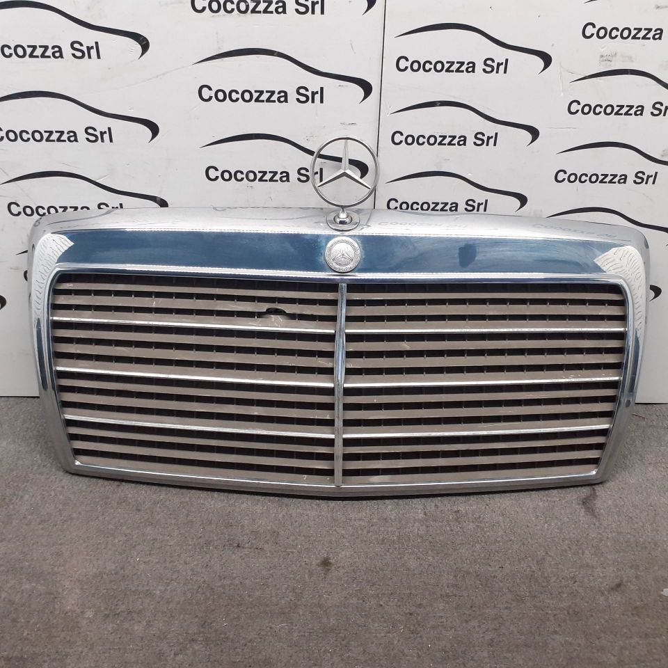 Immagine di MASCHERINA ANTERIORE MERCEDES BENZ 200 E (W124)